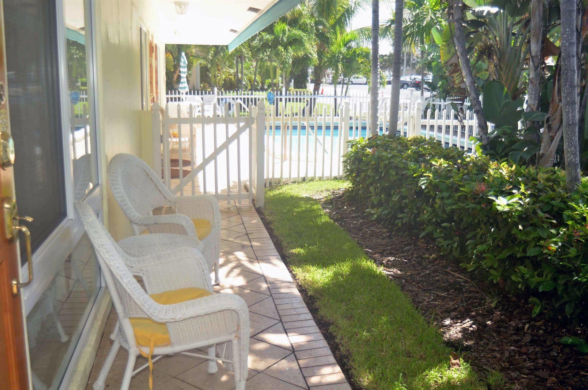 Pineapple Place Apartment Pompano Beach Exterior photo